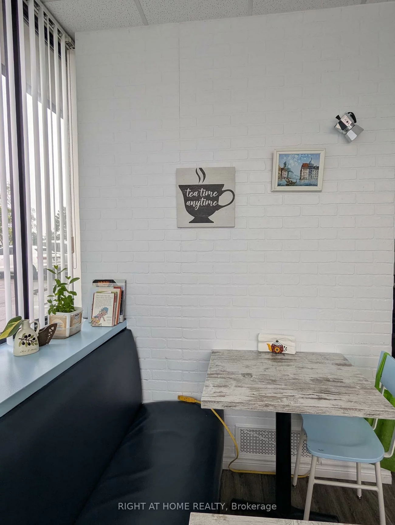 40, Wynford, Banbury-Don Mills, Toronto