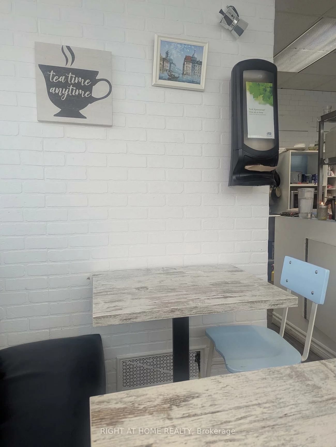 40, Wynford, Banbury-Don Mills, Toronto