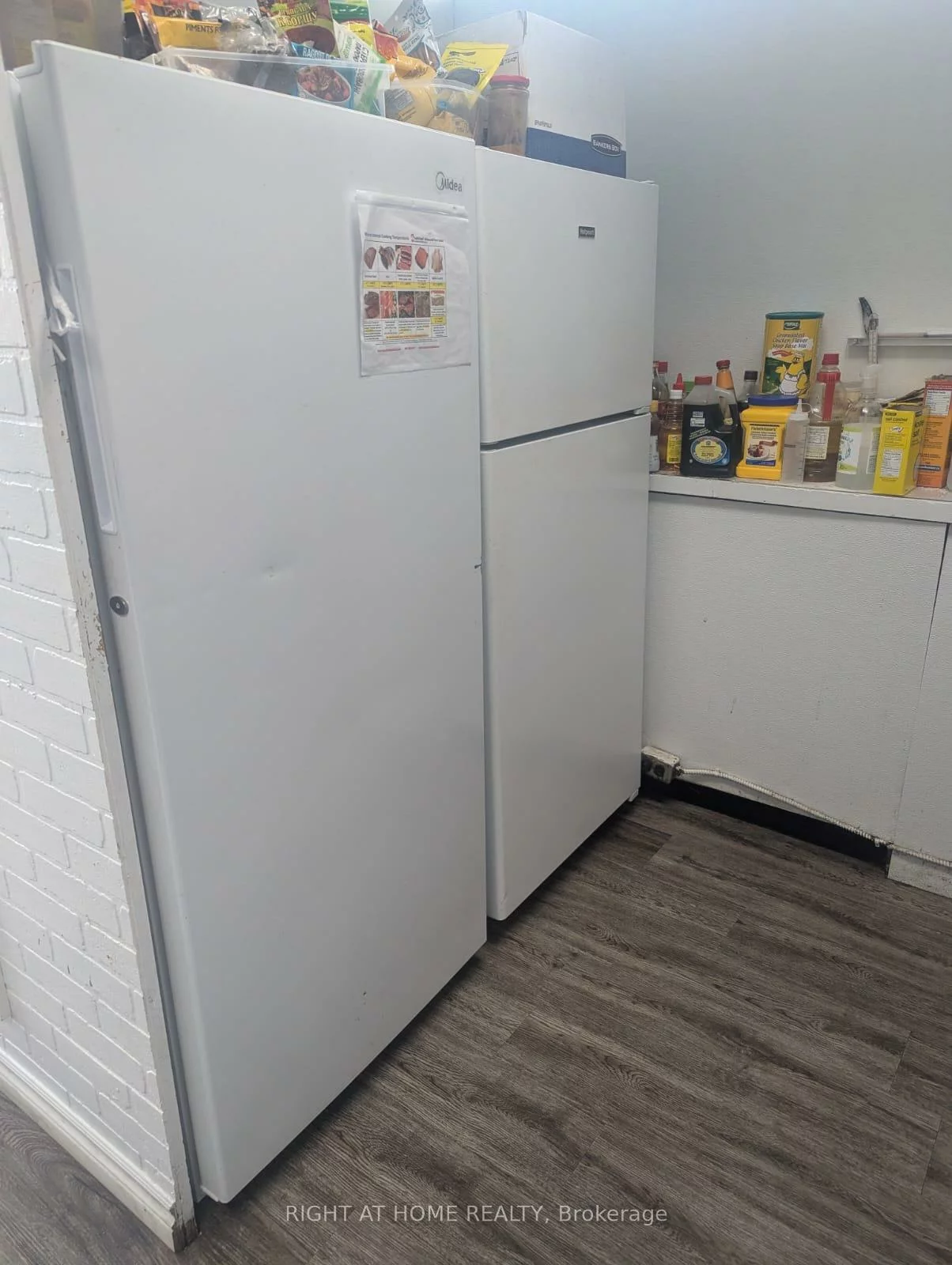 40, Wynford, Banbury-Don Mills, Toronto