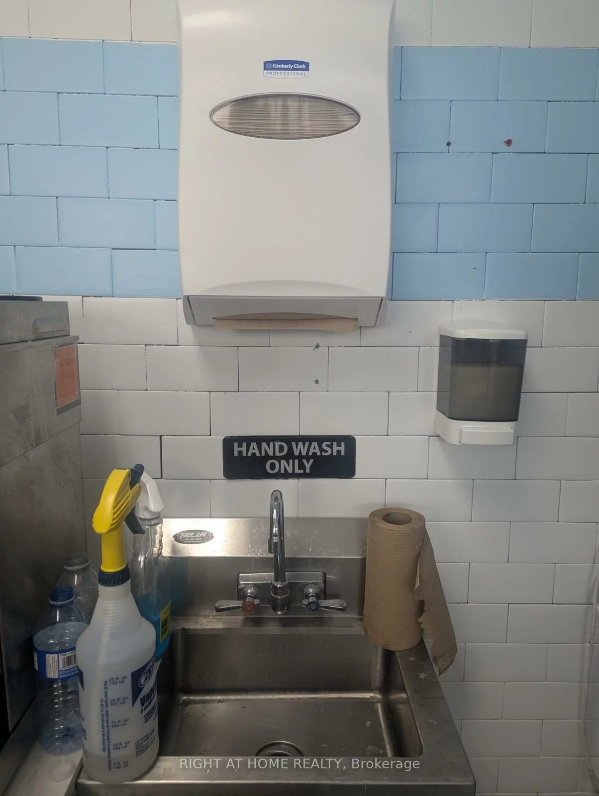 40, Wynford, Banbury-Don Mills, Toronto