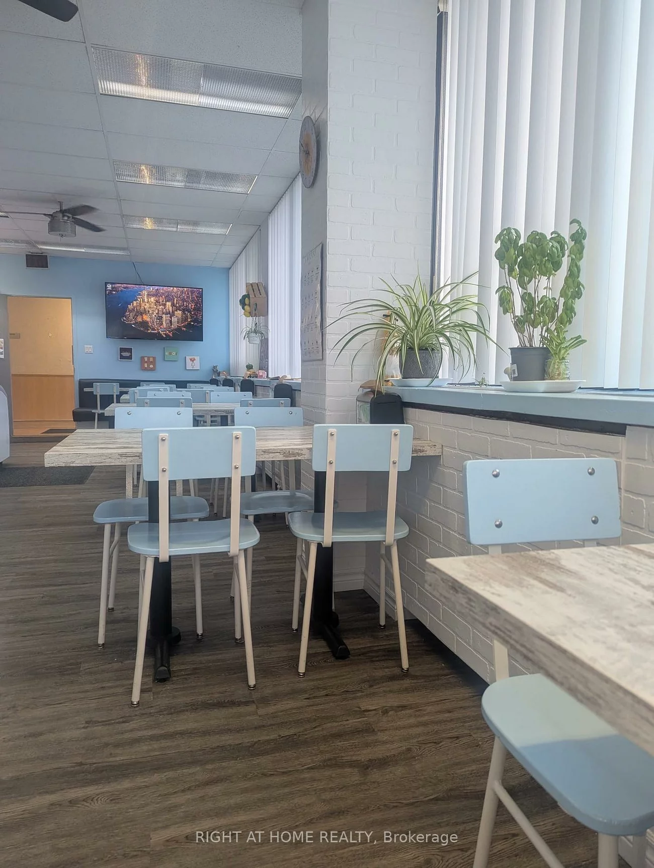 40, Wynford, Banbury-Don Mills, Toronto