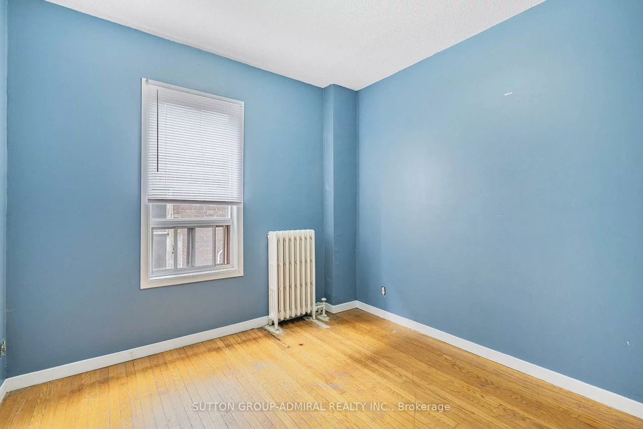 845, College, Trinity-Bellwoods, Toronto