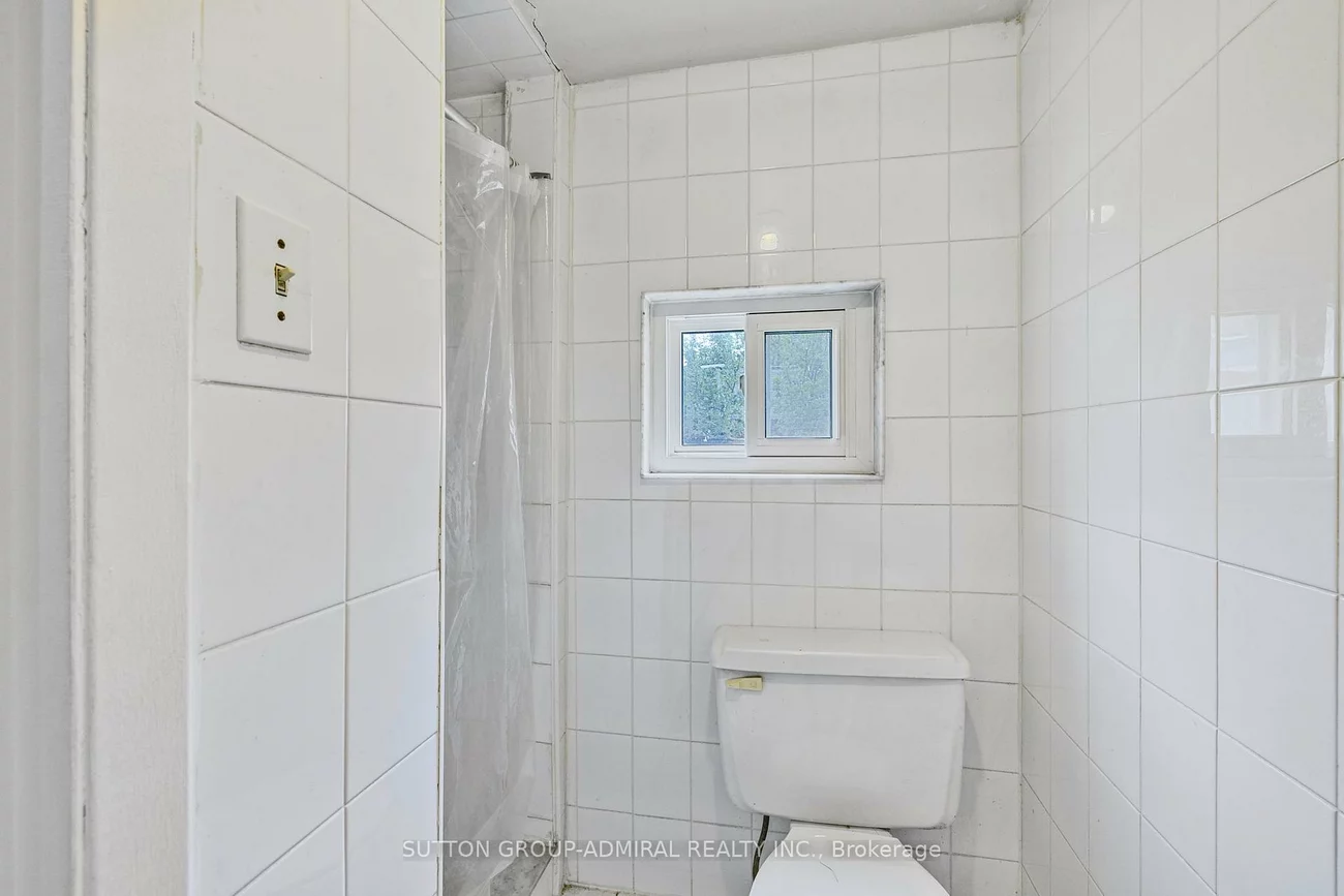 845, College, Trinity-Bellwoods, Toronto