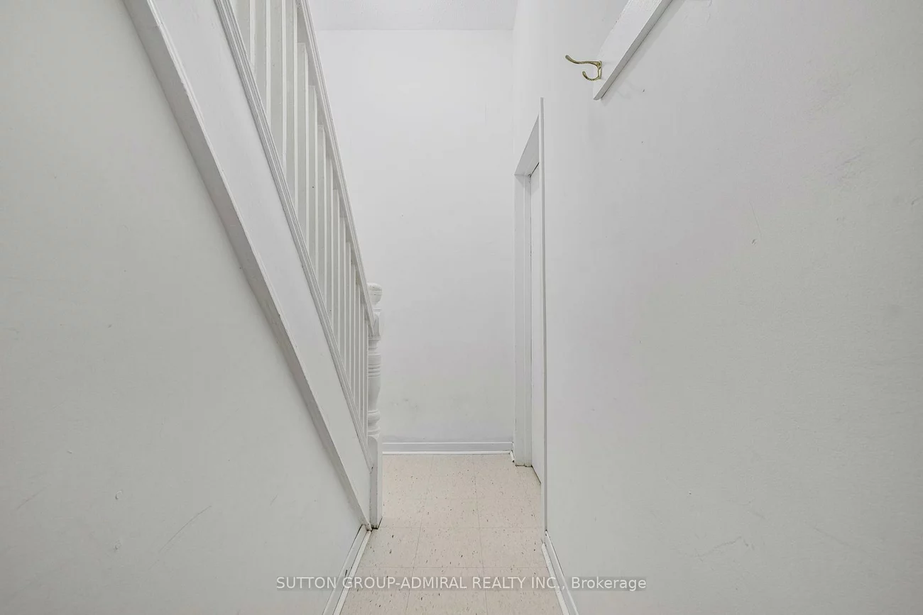 845, College, Trinity-Bellwoods, Toronto