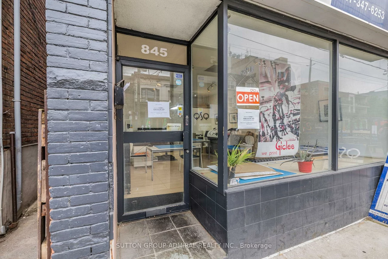 845, College, Trinity-Bellwoods, Toronto