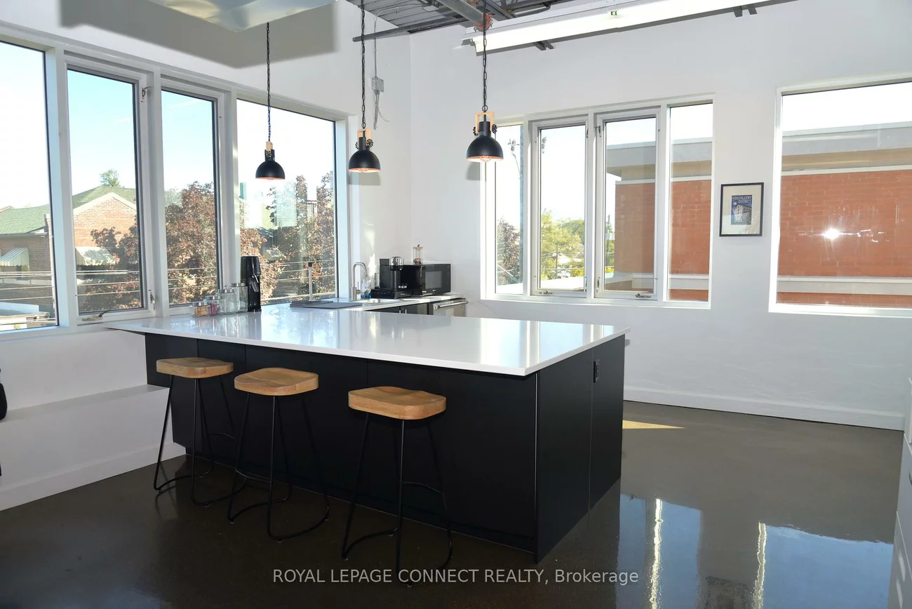 41, Industrial, Thorncliffe Park, Toronto