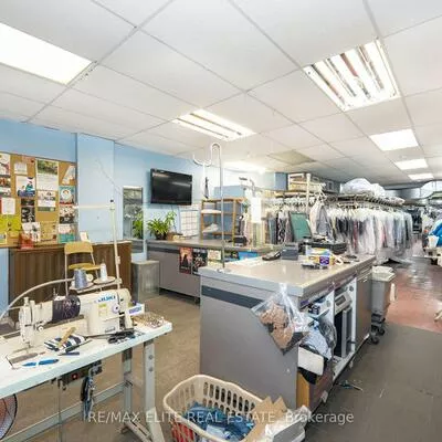 Commercial for sale, 463, Bloor, University, Toronto