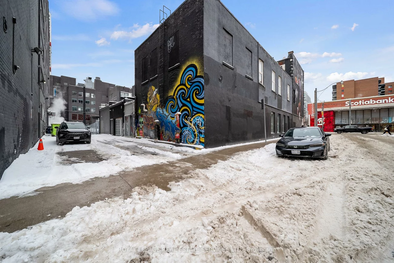 273, Queen, Waterfront Communities C1, Toronto