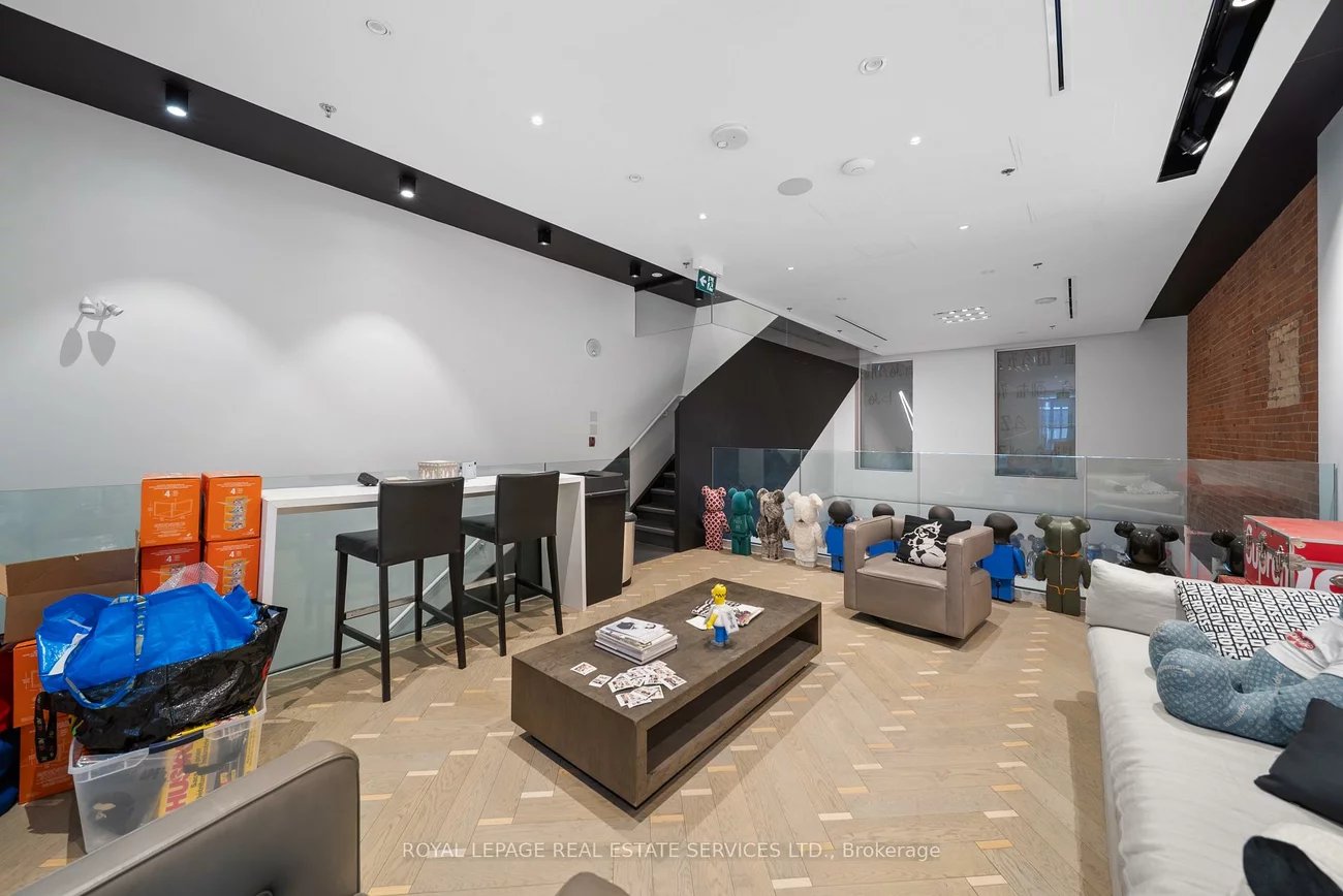 273, Queen, Waterfront Communities C1, Toronto