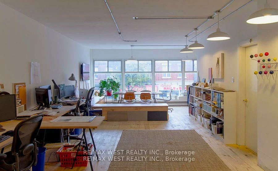 647, Bloor, Palmerston-Little Italy, Toronto