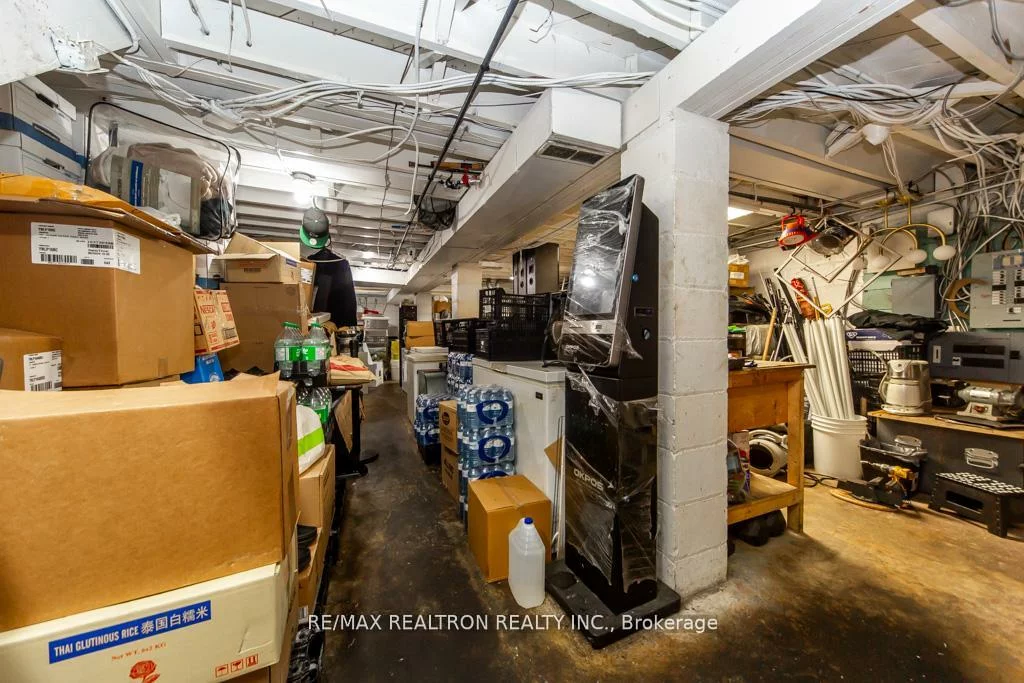 375, Wilson, Clanton Park, Toronto