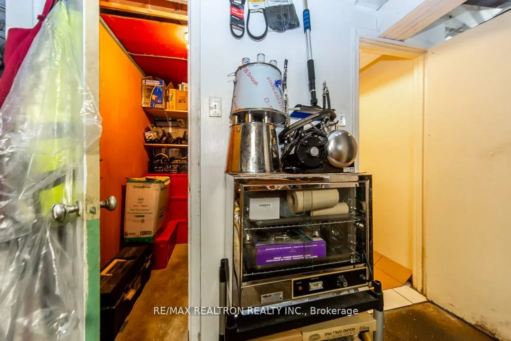 375, Wilson, Clanton Park, Toronto