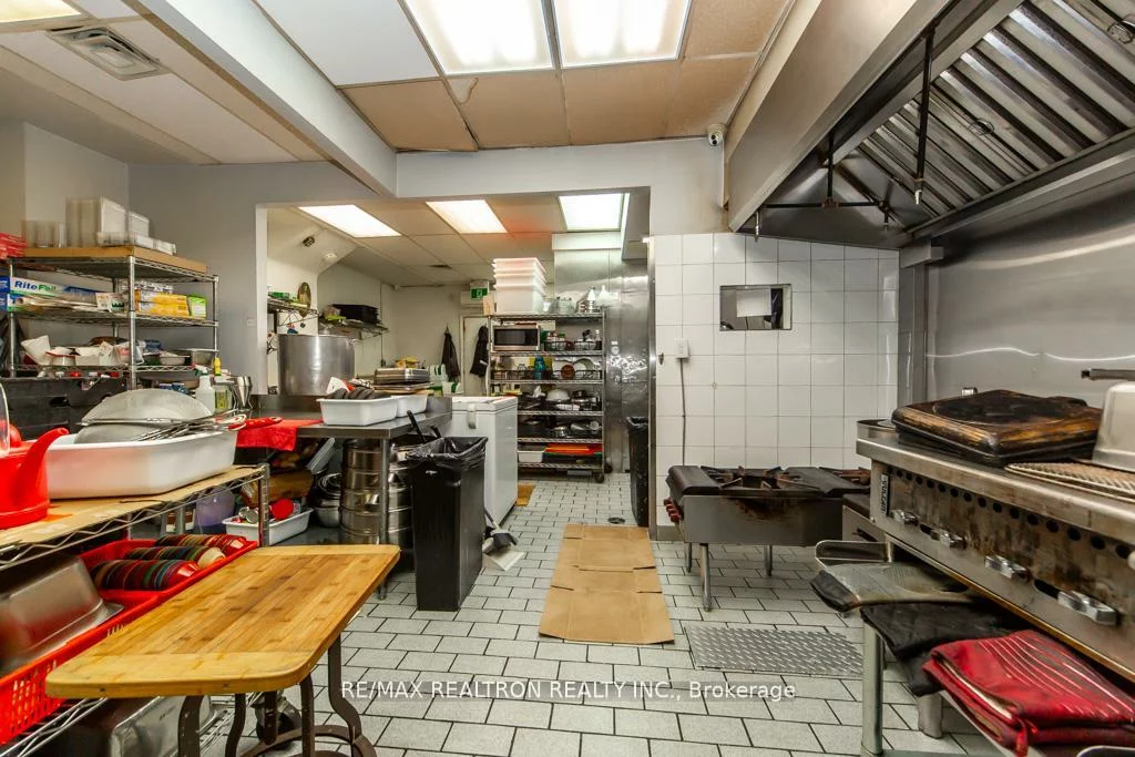 375, Wilson, Clanton Park, Toronto