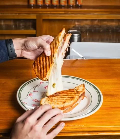 92, OSSINGTON, Trinity-Bellwoods, Toronto