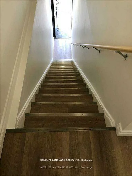 422, Queen, Kensington-Chinatown, Toronto