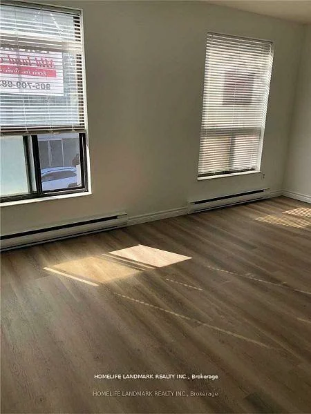 422, Queen, Kensington-Chinatown, Toronto