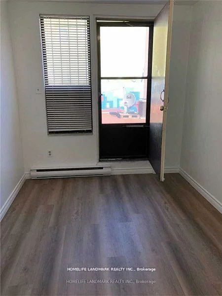 422, Queen, Kensington-Chinatown, Toronto