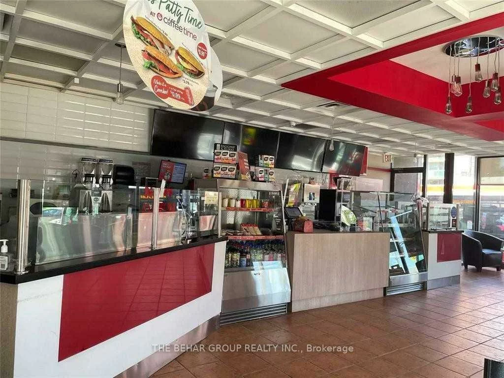 5926, Yonge, Newtonbrook West, Toronto