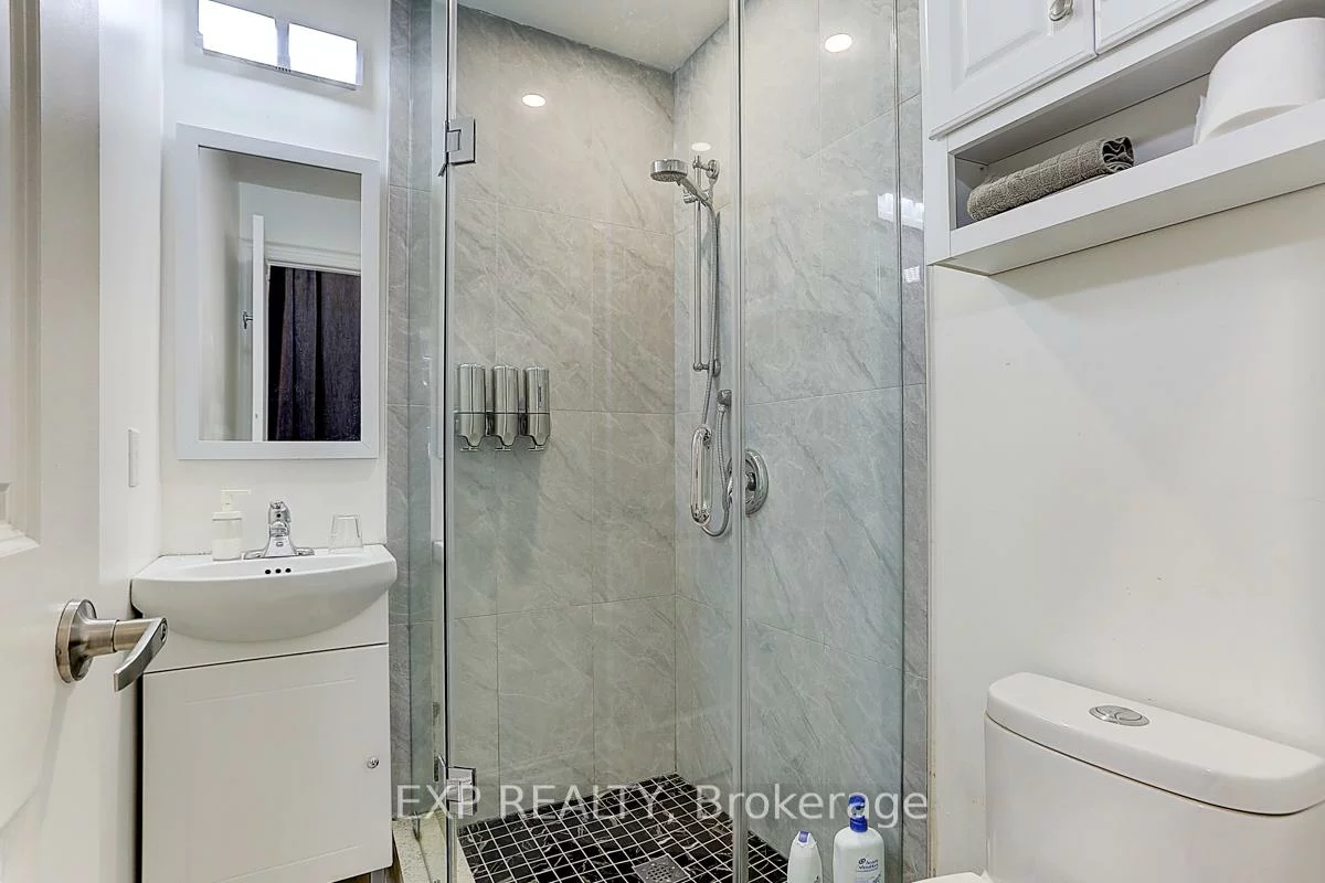 600, Parliament, North St. James Town, Toronto