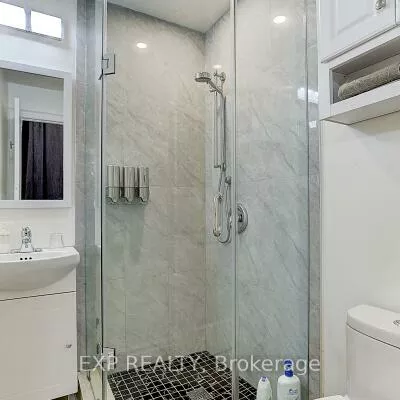 600, Parliament, North St. James Town, Toronto