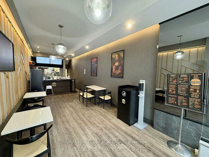 671, Queen, Niagara, Toronto