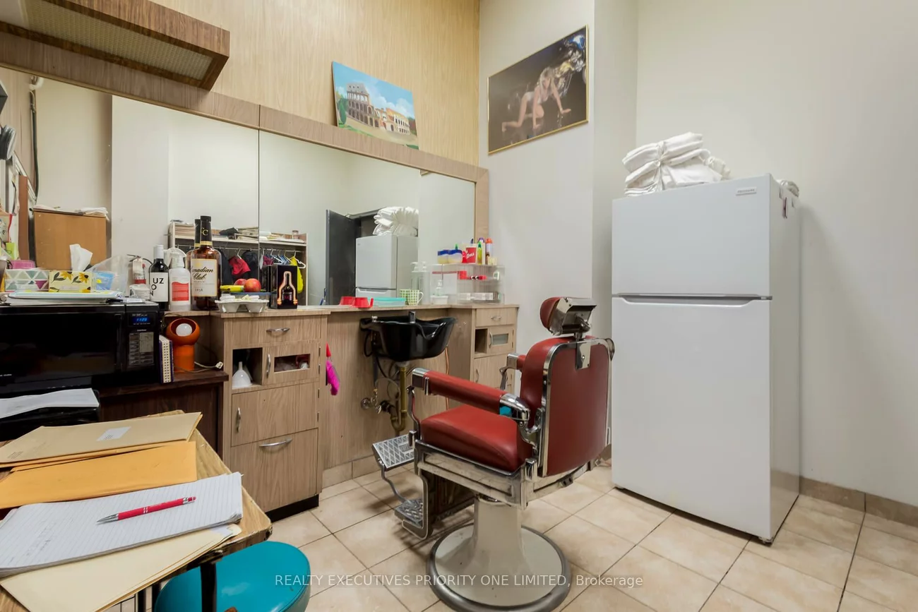 4923, Bathurst, Willowdale West, Toronto