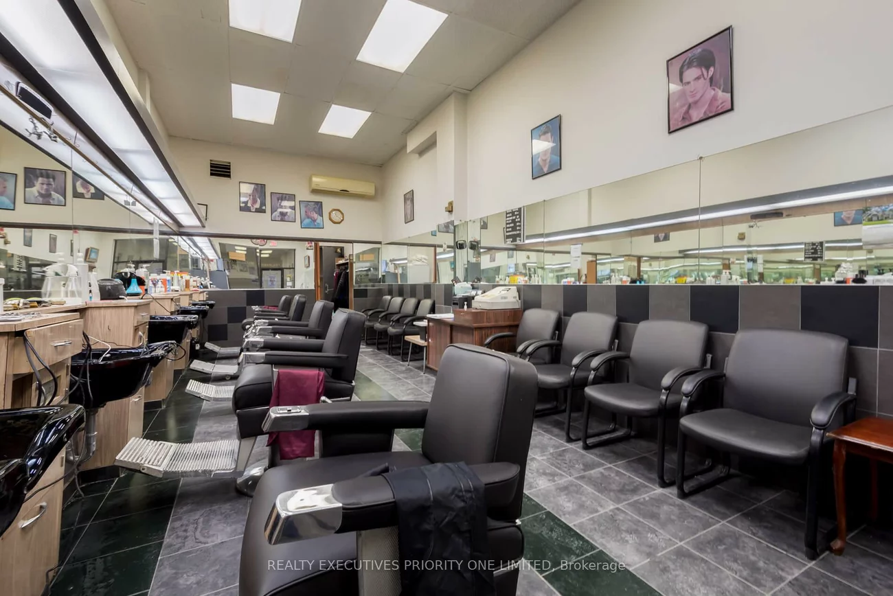 4923, Bathurst, Willowdale West, Toronto