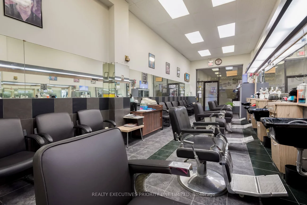 4923, Bathurst, Willowdale West, Toronto