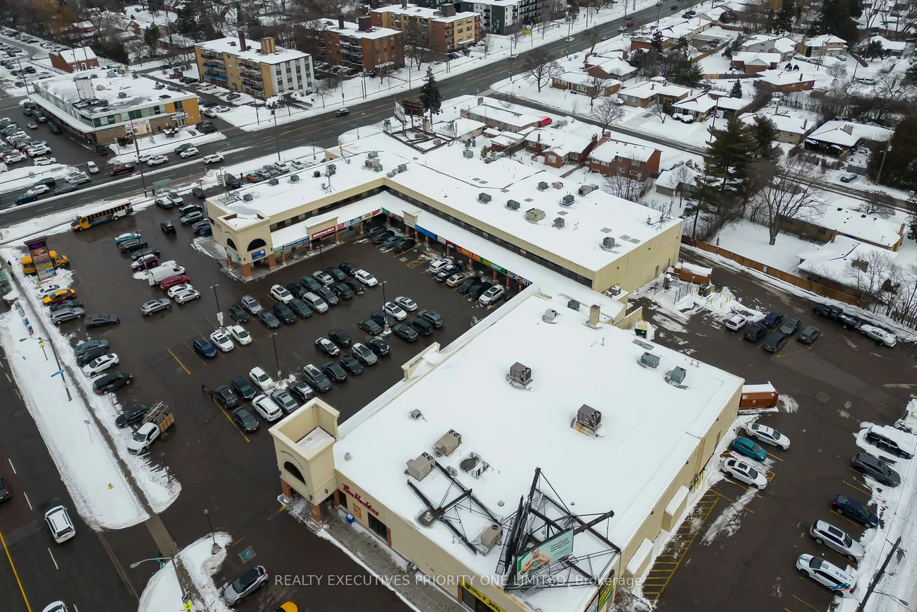 4923, Bathurst, Willowdale West, Toronto