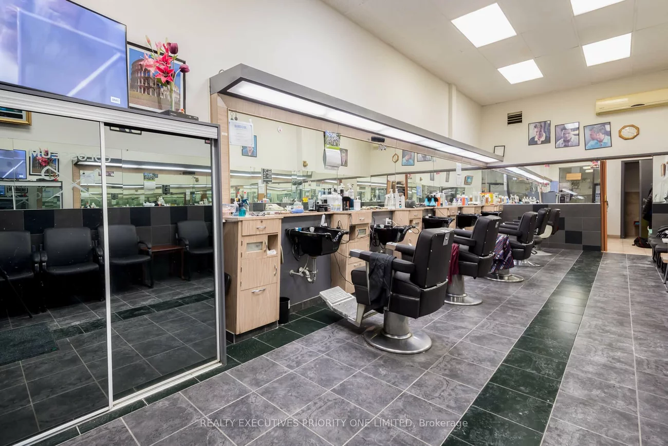 4923, Bathurst, Willowdale West, Toronto