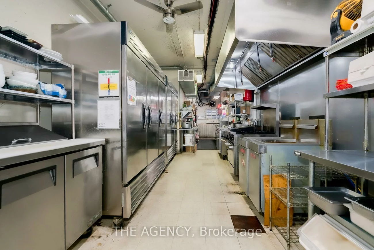 874, Eglinton, Leaside, Toronto