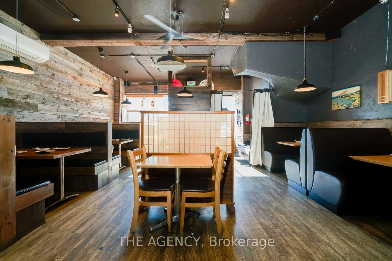 874, Eglinton, Leaside, Toronto