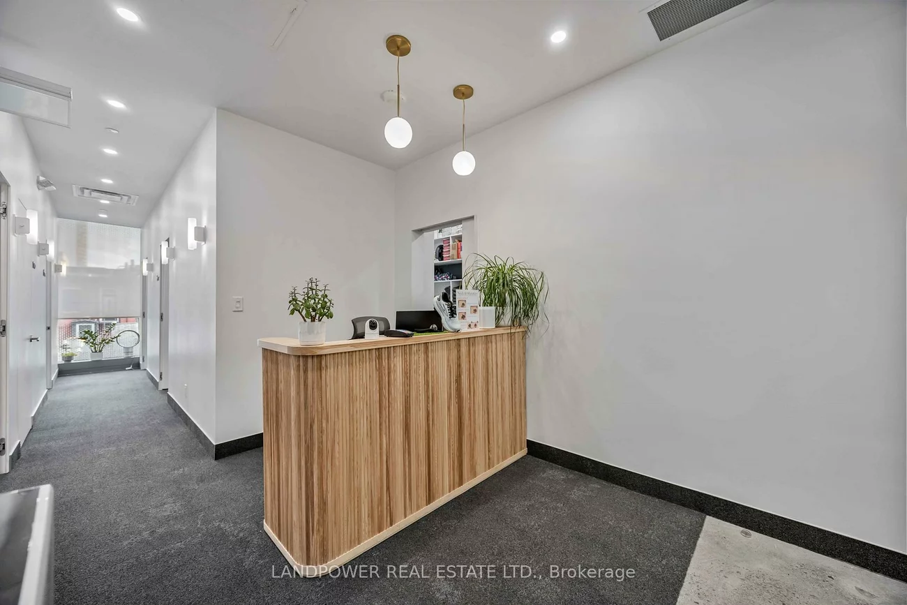 15, Wellesley, Bay Street Corridor, Toronto