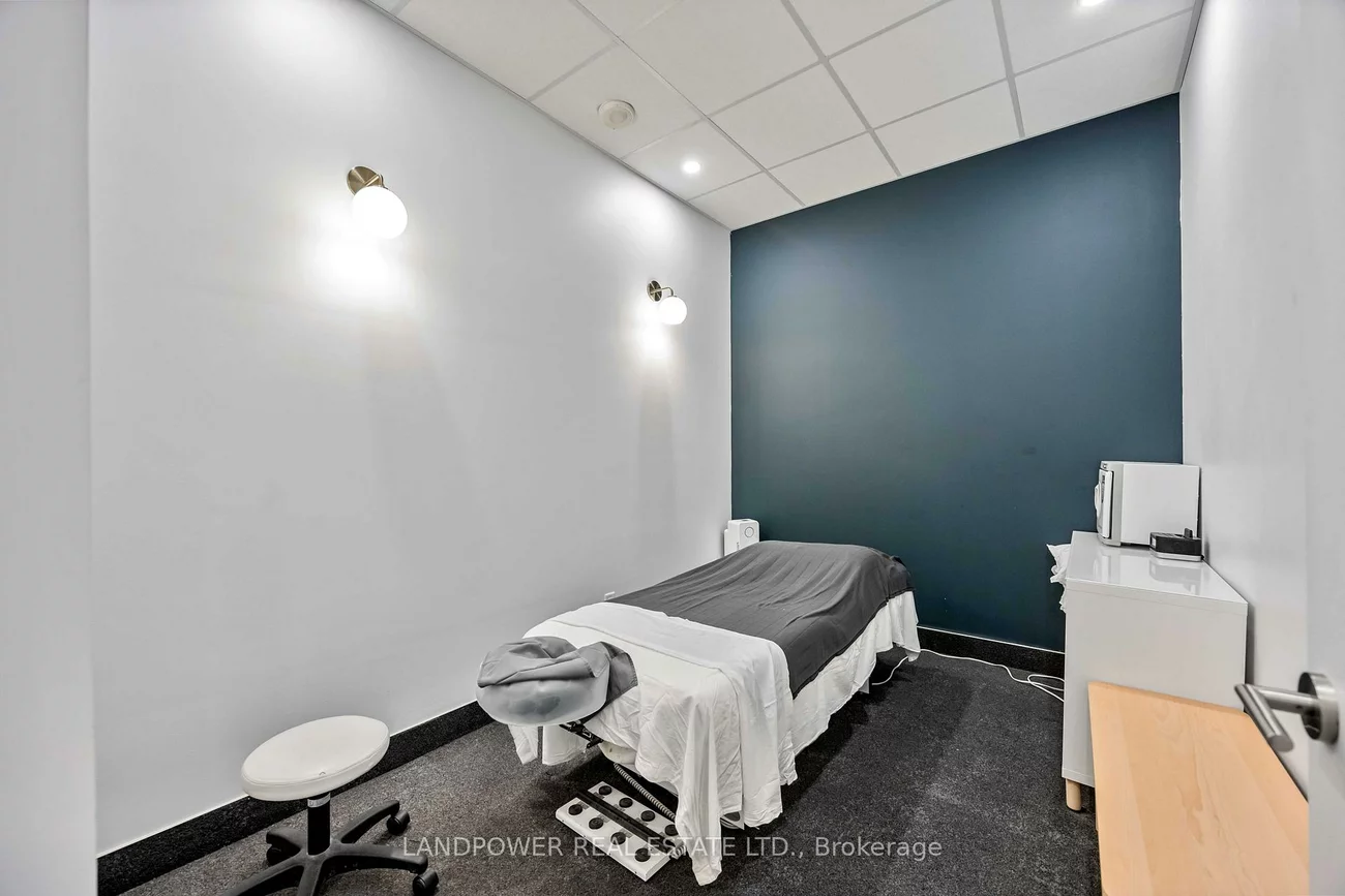 15, Wellesley, Bay Street Corridor, Toronto