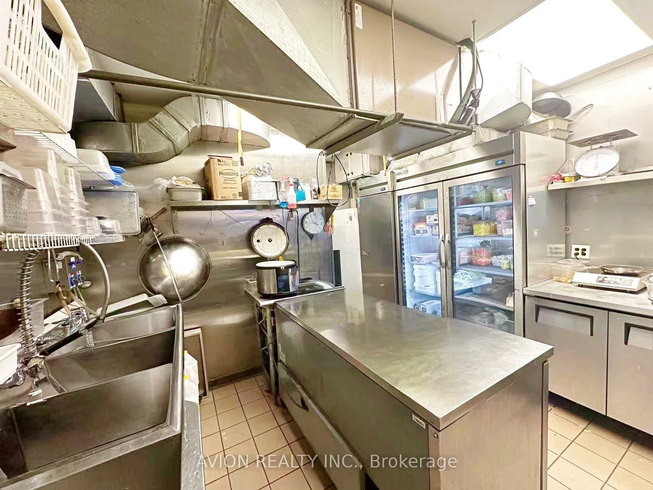 207, Dundas, Bay Street Corridor, Toronto