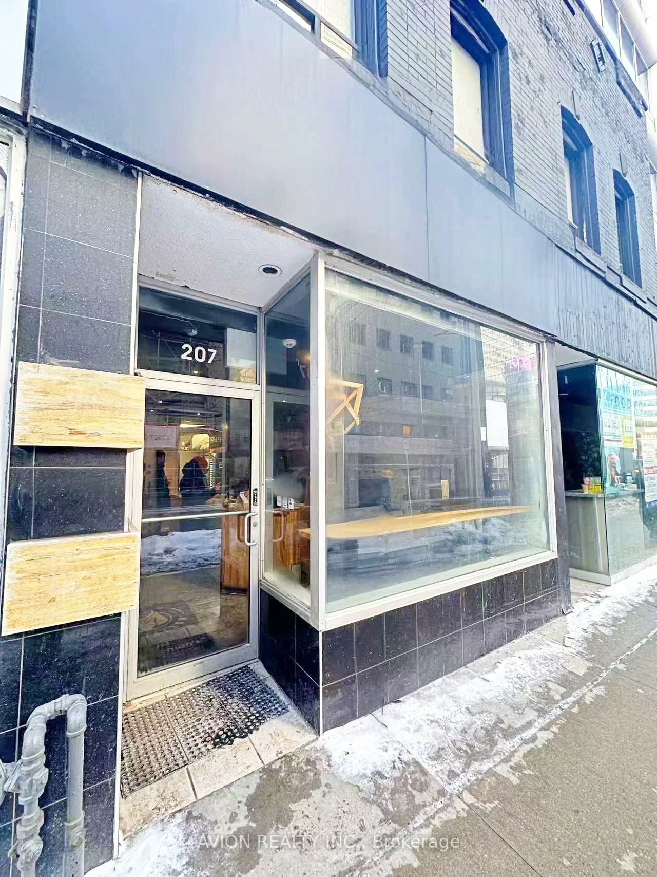 207, Dundas, Bay Street Corridor, Toronto