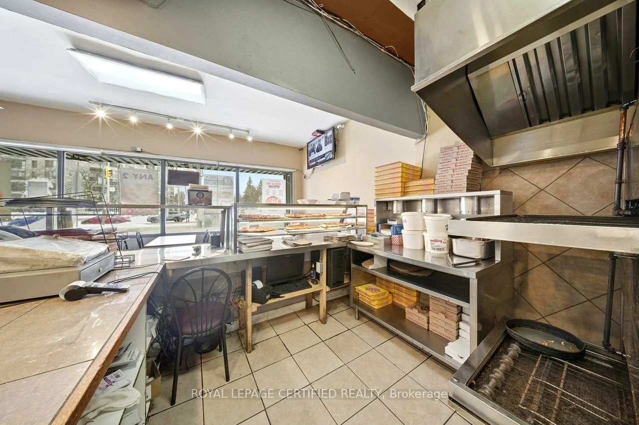 5439, Yonge, Willowdale East, Toronto