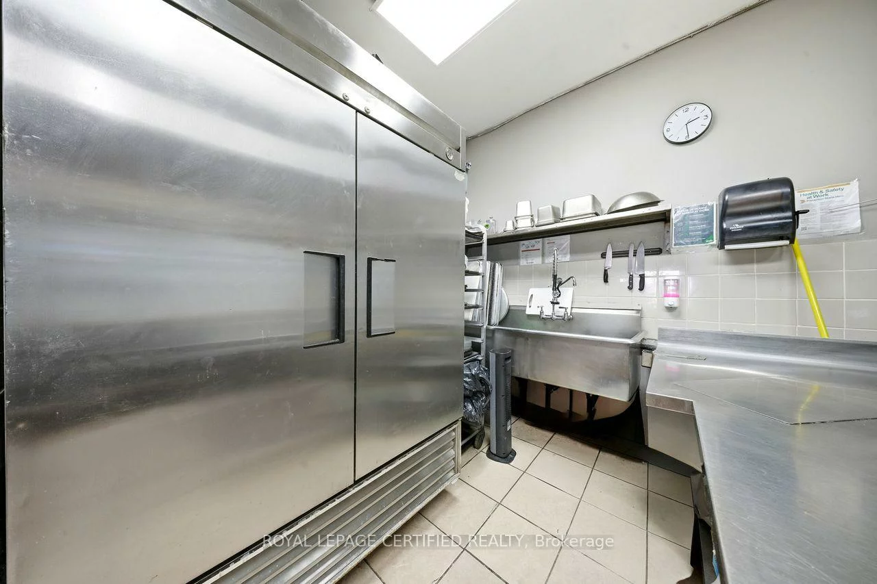 5439, Yonge, Willowdale East, Toronto