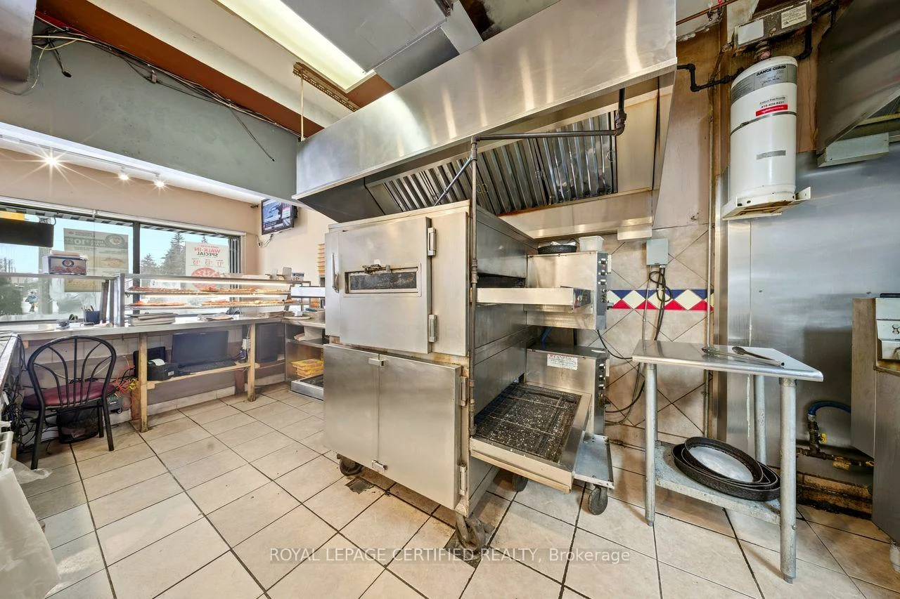 5439, Yonge, Willowdale East, Toronto