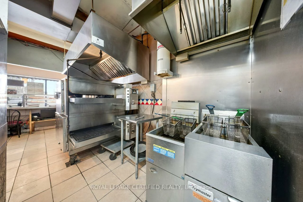 5439, Yonge, Willowdale East, Toronto