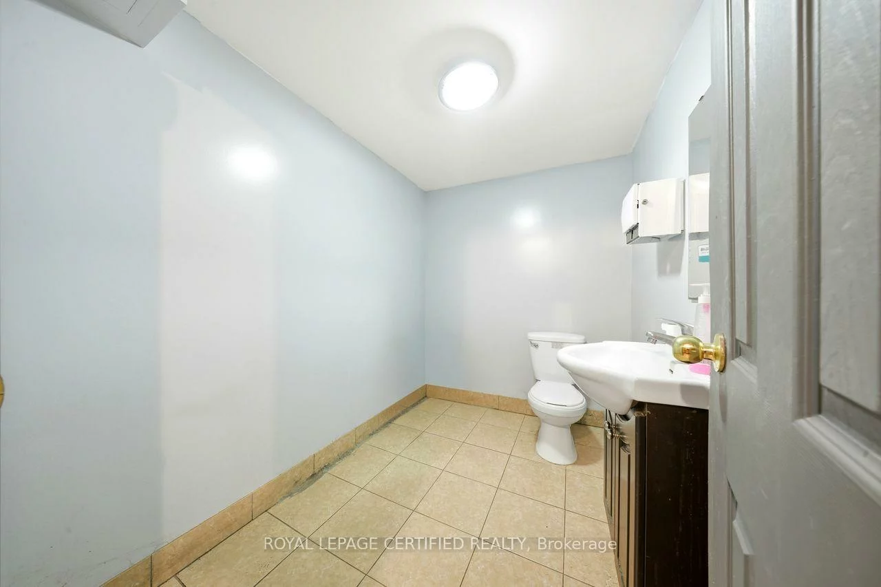 5439, Yonge, Willowdale East, Toronto