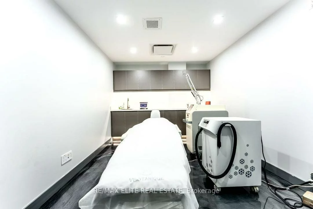 70, Yorkville, Annex, Toronto