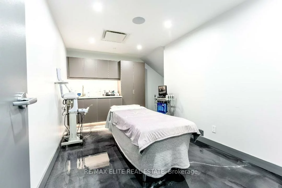 70, Yorkville, Annex, Toronto