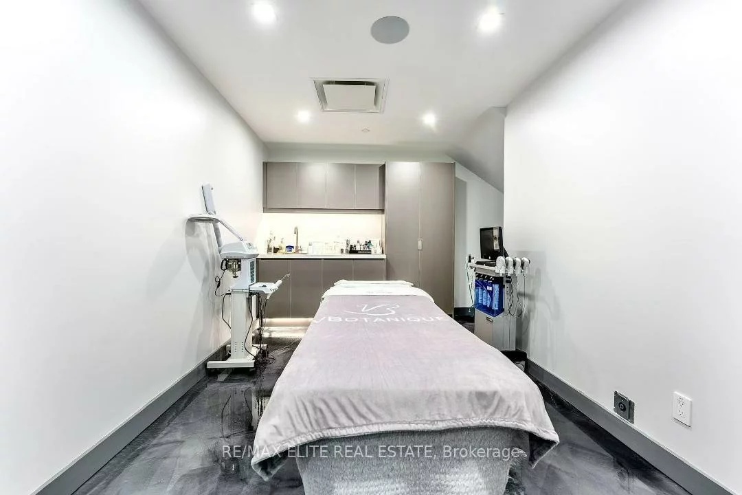 70, Yorkville, Annex, Toronto