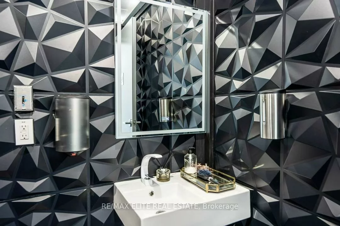 70, Yorkville, Annex, Toronto
