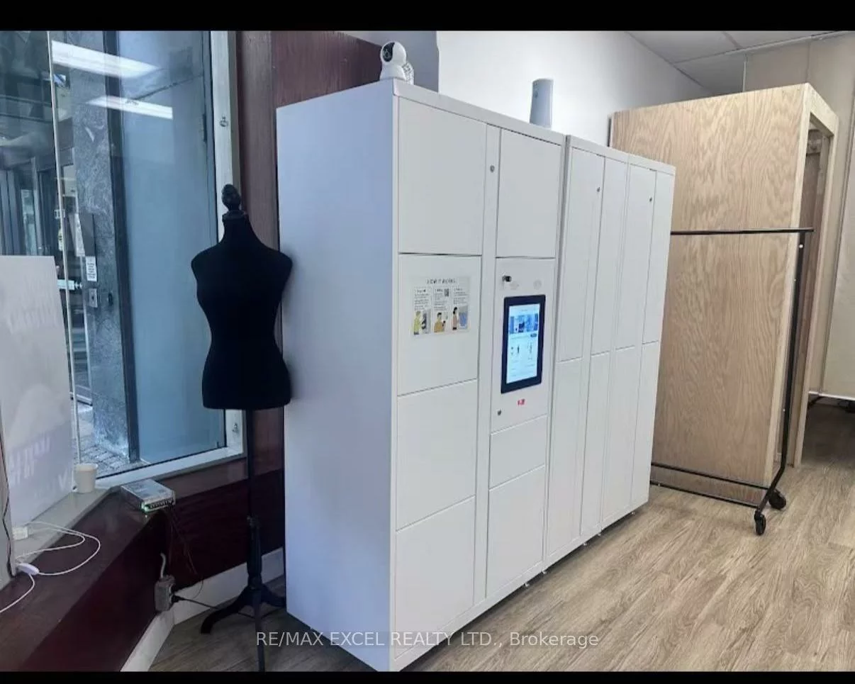 1, TORONTO, Church-Yonge Corridor, Toronto