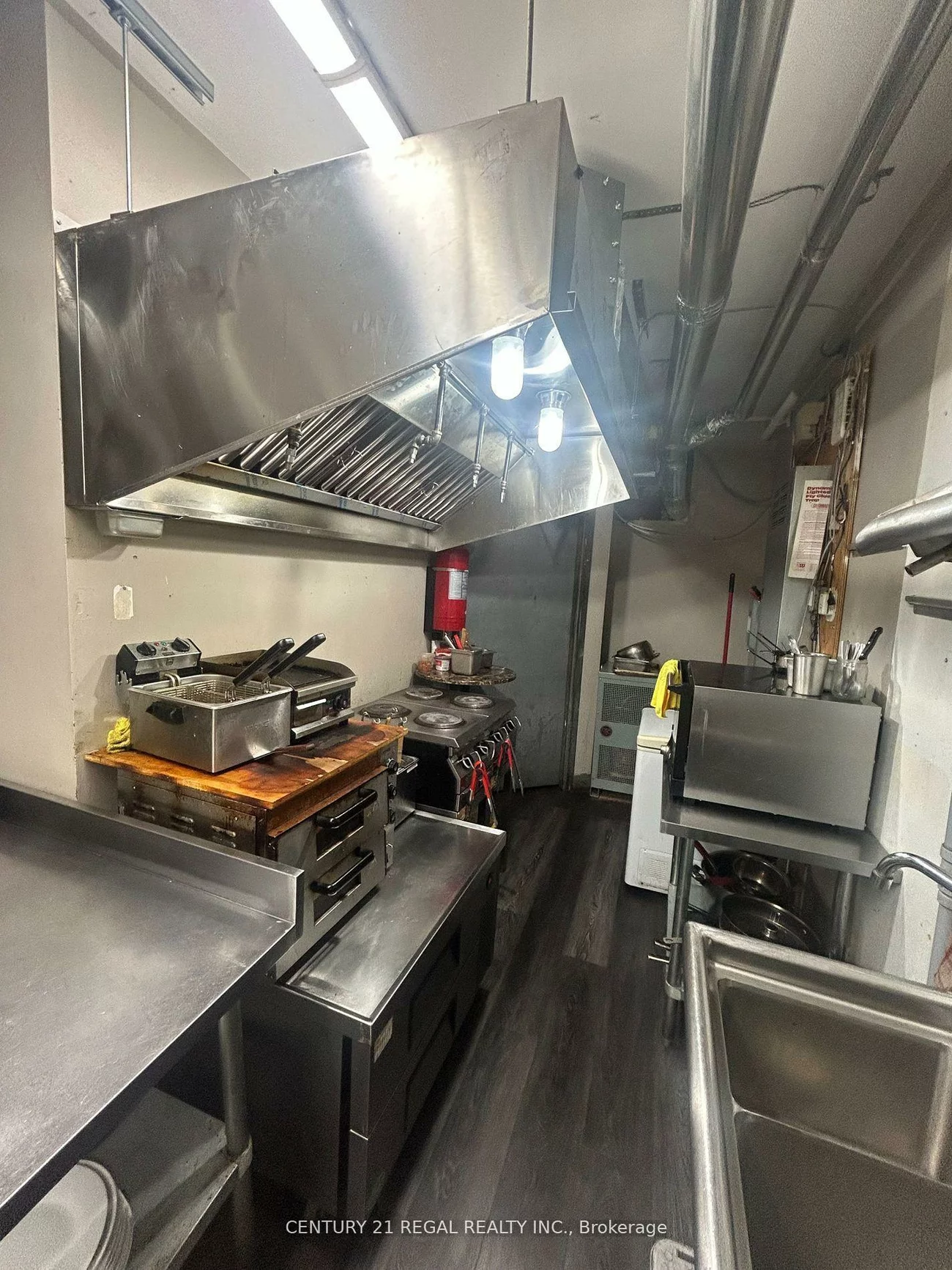 1183, Dundas, Trinity-Bellwoods, Toronto