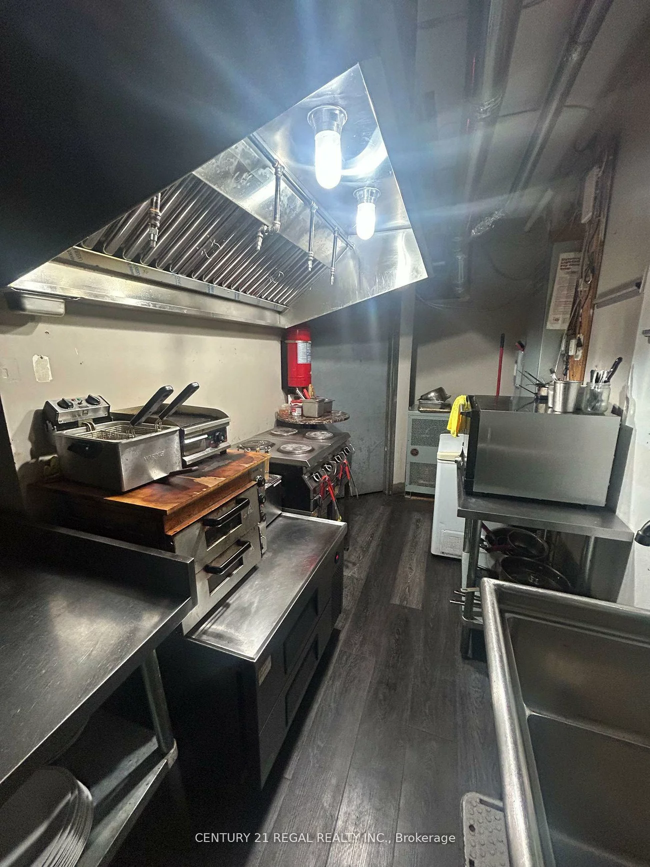 1183, Dundas, Trinity-Bellwoods, Toronto