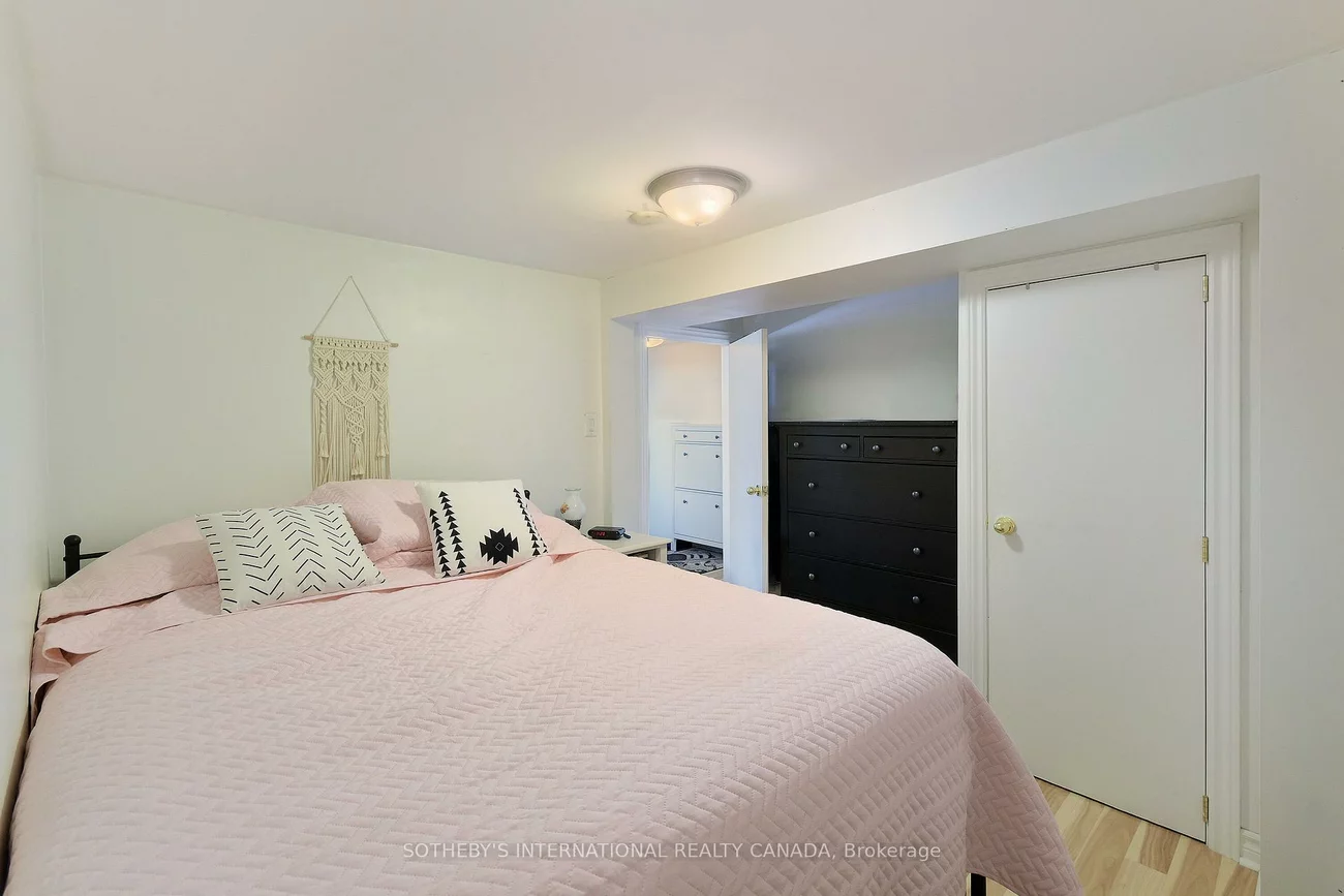 1155, Davenport, Wychwood, Toronto