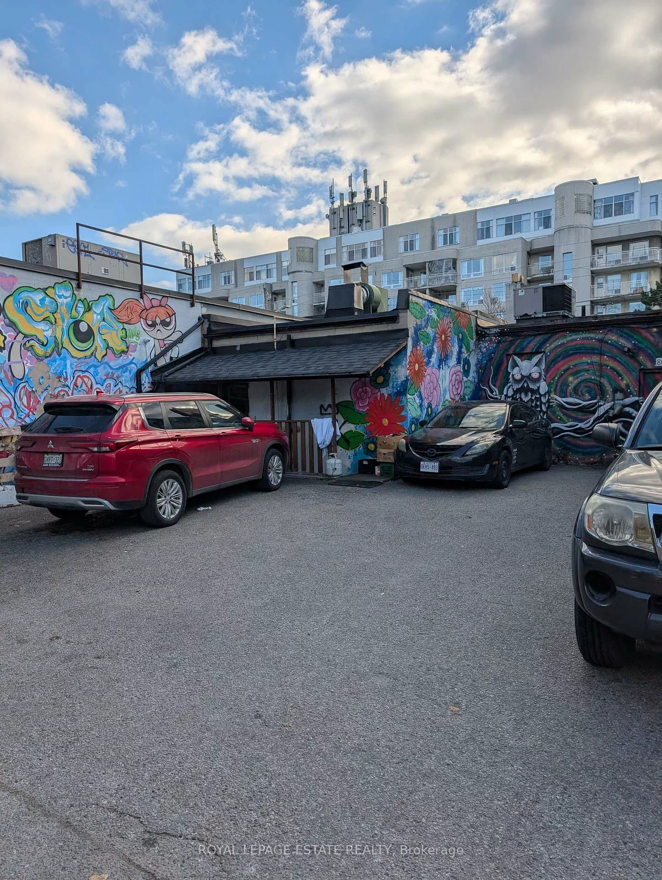 804, Eglinton, Leaside, Toronto